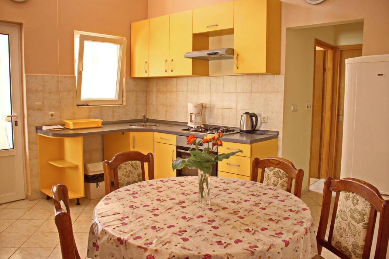 Apartments By The Sea Nin, Zadar - 12890 Kültér fotó